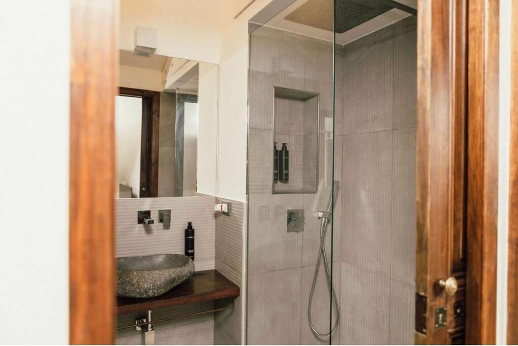 Casa Savo - Parcheggio Gratuito Nella Blu Area Daire Cenova Dış mekan fotoğraf
